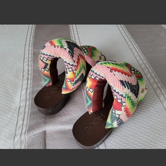 Room Farm Rio Amulet Border Slides,  US Size 8 - Picture 3 of 4